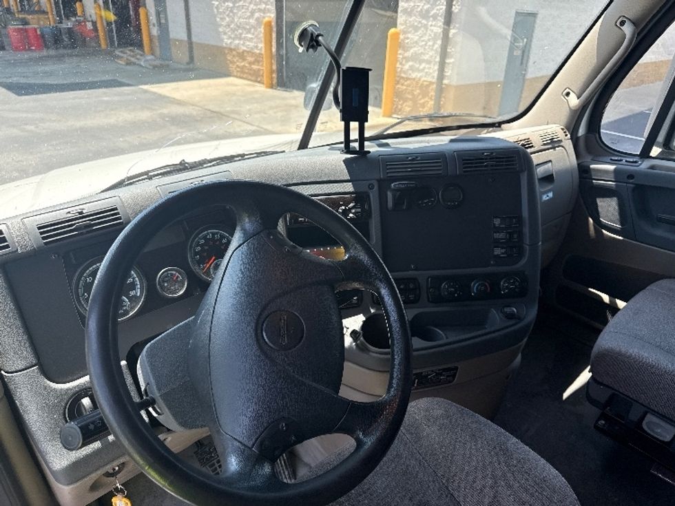 Sleeper Tractor-Heavy Duty Tractors-Freightliner-2020-Cascadia 12564ST-Mobile-AL-471,448\n\t\tmiles-$ 56,750 - Image 10