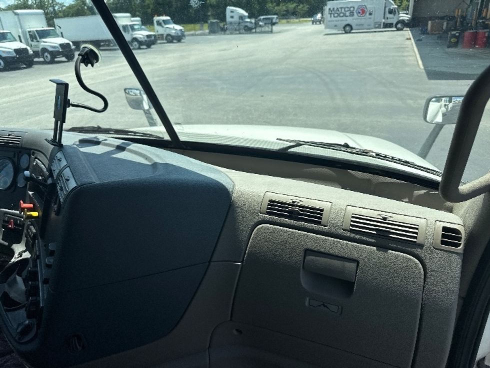 Sleeper Tractor-Heavy Duty Tractors-Freightliner-2020-Cascadia 12564ST-Mobile-AL-471,448\n\t\tmiles-$ 56,750 - Image 14