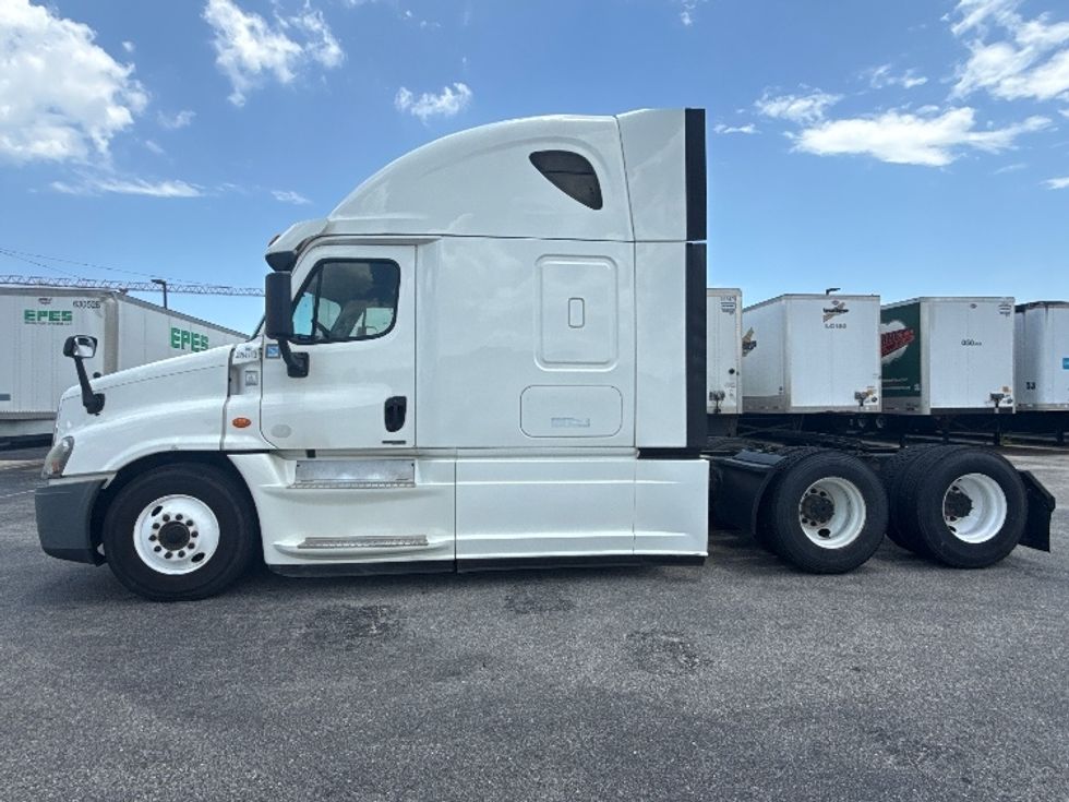 Sleeper Tractor-Heavy Duty Tractors-Freightliner-2020-Cascadia 12564ST-Mobile-AL-471,448\n\t\tmiles-$ 56,750 - Image 4