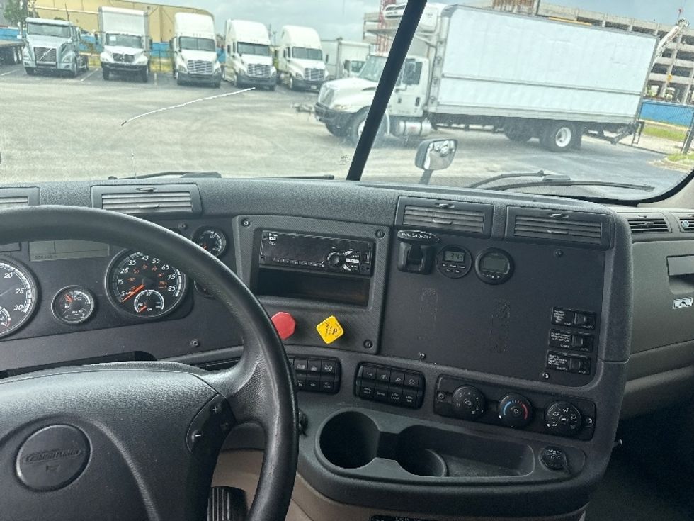 Sleeper Tractor-Heavy Duty Tractors-Freightliner-2020-Cascadia 12564ST-Mobile-AL-508,507\n\t\tmiles-$ 54,500 - Image 11