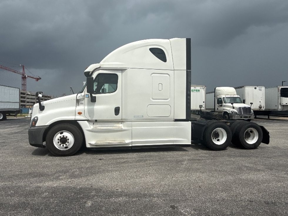 Sleeper Tractor-Heavy Duty Tractors-Freightliner-2020-Cascadia 12564ST-Mobile-AL-508,507\n\t\tmiles-$ 54,500 - Image 4