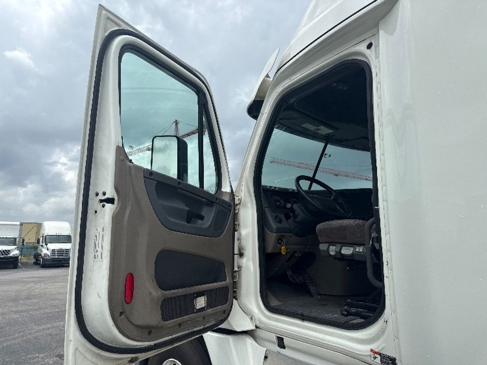 Sleeper Tractor-Heavy Duty Tractors-Freightliner-2020-Cascadia 12564ST-Mobile-AL-508,507\n\t\tmiles-$ 54,500 - Image 9