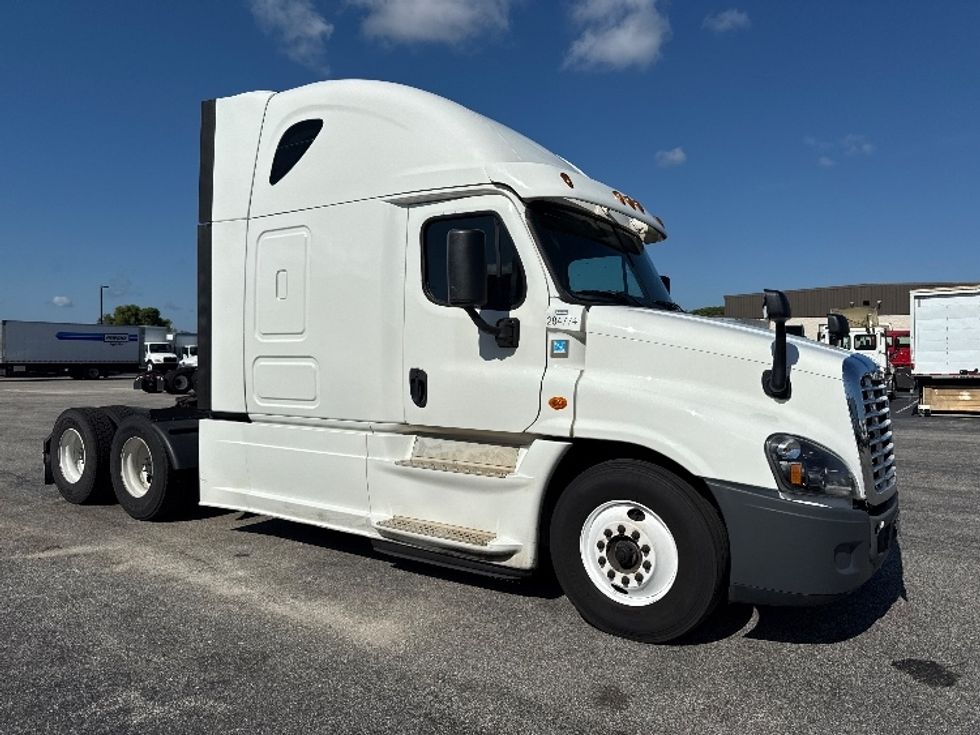 Sleeper Tractor-Heavy Duty Tractors-Freightliner-2020-Cascadia 12564ST-Mobile-AL-562,011\n\t\tmiles-$ 50,000 - Image 1