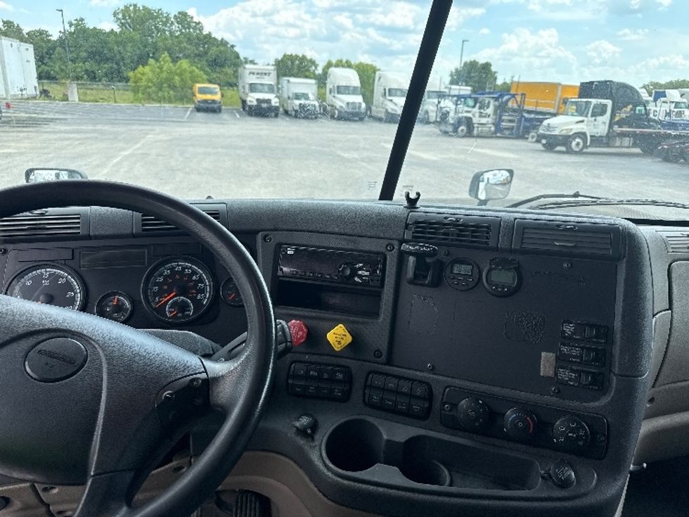 Sleeper Tractor-Heavy Duty Tractors-Freightliner-2020-Cascadia 12564ST-Mobile-AL-562,011\n\t\tmiles-$ 50,000 - Image 11