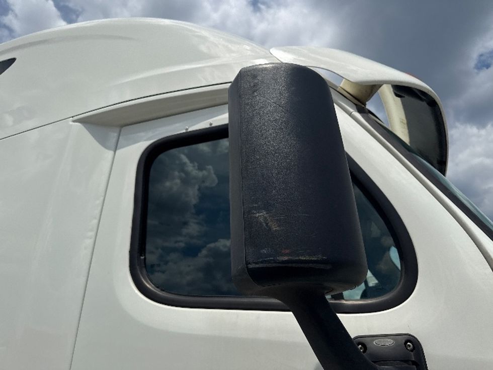 Sleeper Tractor-Heavy Duty Tractors-Freightliner-2020-Cascadia 12564ST-Mobile-AL-562,011\n\t\tmiles-$ 50,000 - Image 25