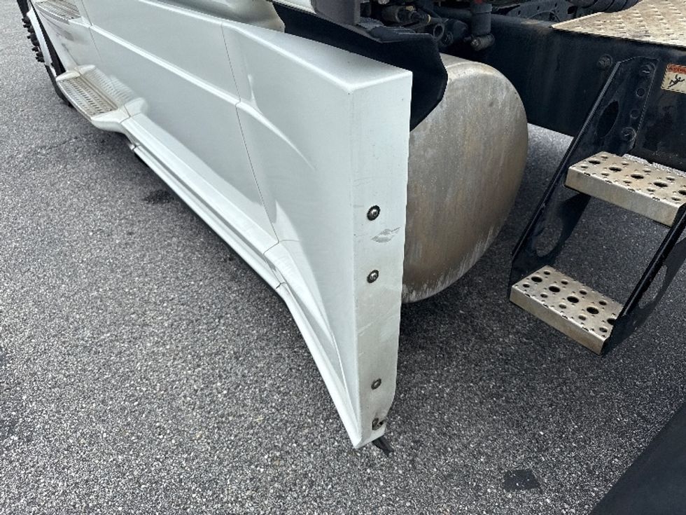 Sleeper Tractor-Heavy Duty Tractors-Freightliner-2020-Cascadia 12564ST-Mobile-AL-562,011\n\t\tmiles-$ 50,000 - Image 29