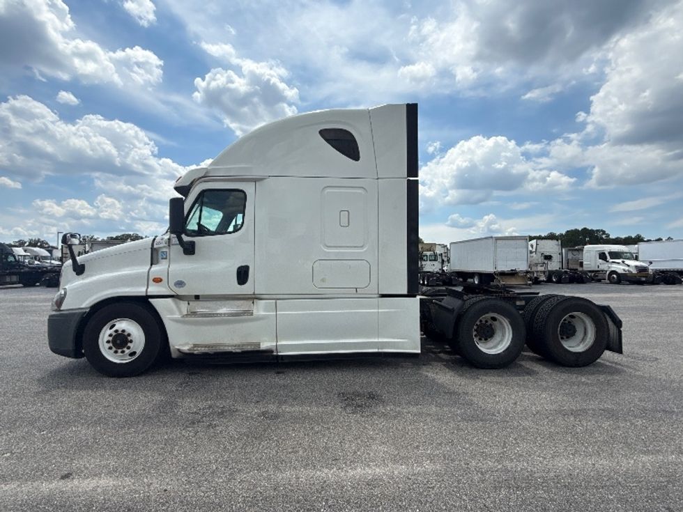 Sleeper Tractor-Heavy Duty Tractors-Freightliner-2020-Cascadia 12564ST-Mobile-AL-562,011\n\t\tmiles-$ 50,000 - Image 4