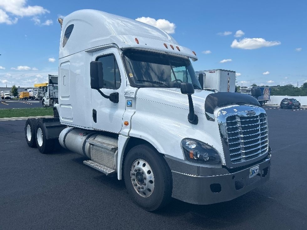 Sleeper Tractor-Heavy Duty Tractors-Freightliner-2020-Cascadia 12564ST-Monroe-OH-568,578\n\t\tmiles-$ 48,000 - Image 1