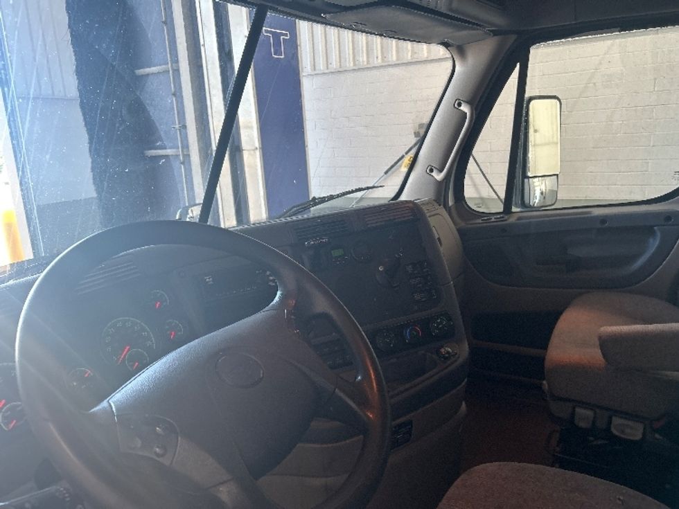 Sleeper Tractor-Heavy Duty Tractors-Freightliner-2020-Cascadia 12564ST-Monroe-OH-568,578\n\t\tmiles-$ 48,000 - Image 10