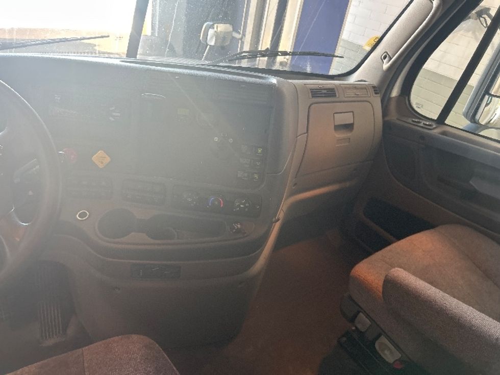 Sleeper Tractor-Heavy Duty Tractors-Freightliner-2020-Cascadia 12564ST-Monroe-OH-568,578\n\t\tmiles-$ 48,000 - Image 12