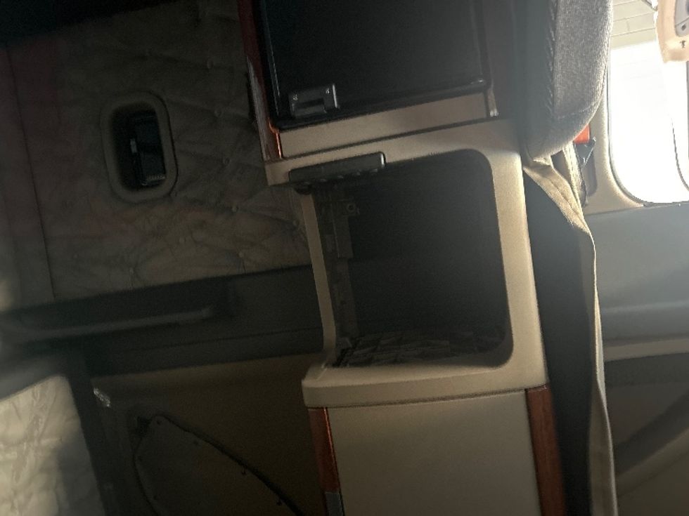 Sleeper Tractor-Heavy Duty Tractors-Freightliner-2020-Cascadia 12564ST-Monroe-OH-568,578\n\t\tmiles-$ 48,000 - Image 19