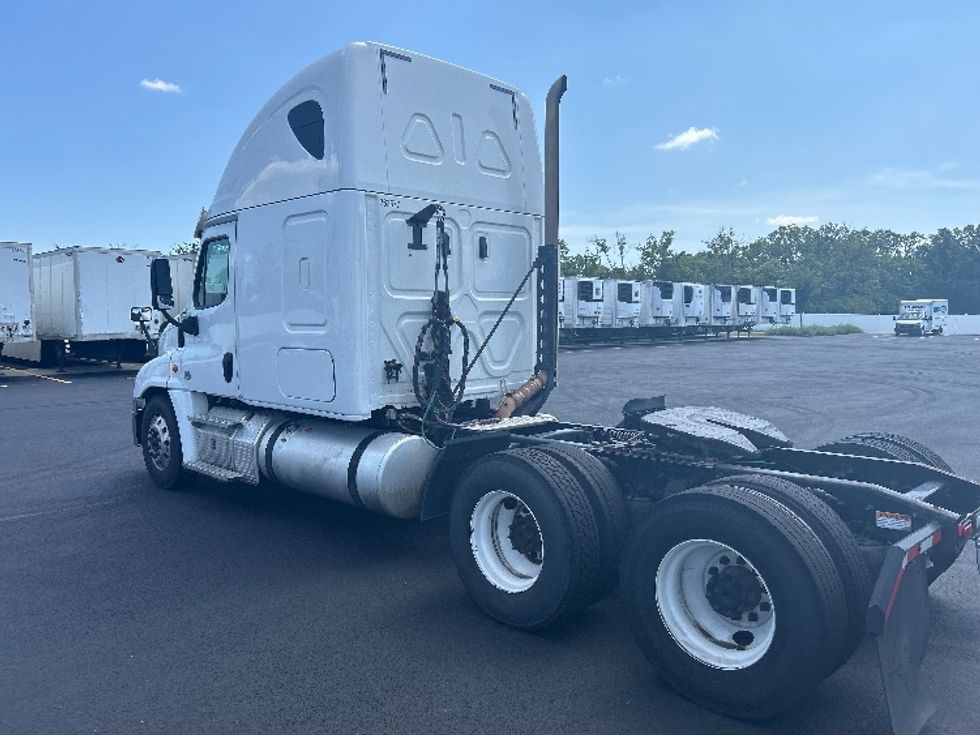 Sleeper Tractor-Heavy Duty Tractors-Freightliner-2020-Cascadia 12564ST-Monroe-OH-568,578\n\t\tmiles-$ 48,000 - Image 5