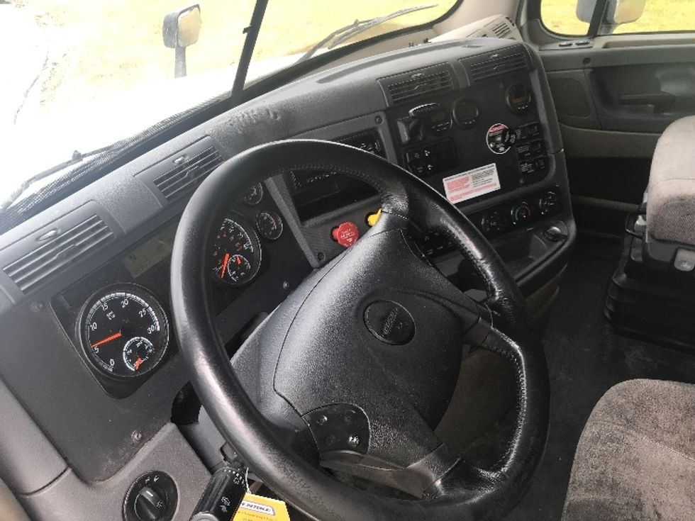 Sleeper Tractor-Heavy Duty Tractors-Freightliner-2020-Cascadia 12564ST-Montgomery-AL-635,118\n\t\tmiles-$ 47,750 - Image 10