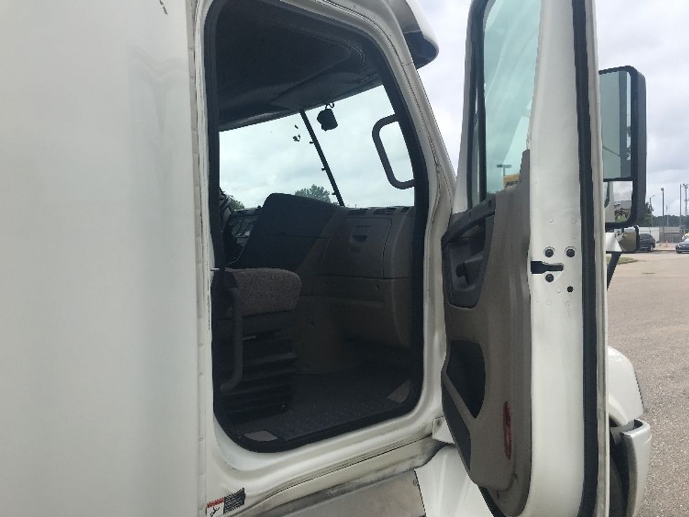 Sleeper Tractor-Heavy Duty Tractors-Freightliner-2020-Cascadia 12564ST-Montgomery-AL-635,118\n\t\tmiles-$ 47,750 - Image 13