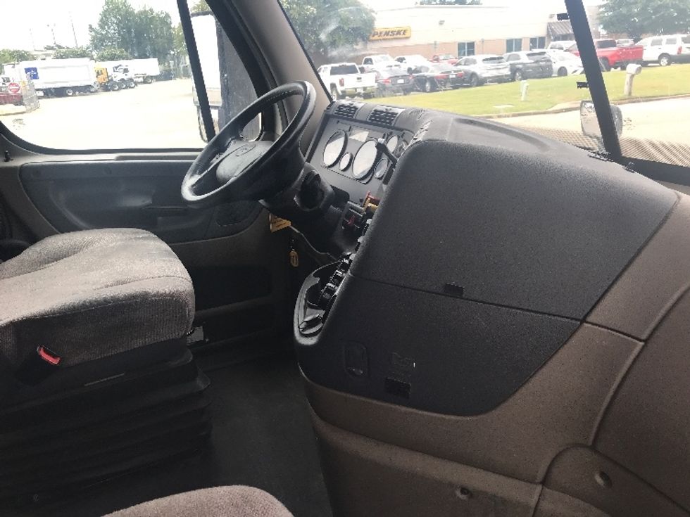 Sleeper Tractor-Heavy Duty Tractors-Freightliner-2020-Cascadia 12564ST-Montgomery-AL-635,118\n\t\tmiles-$ 47,750 - Image 15