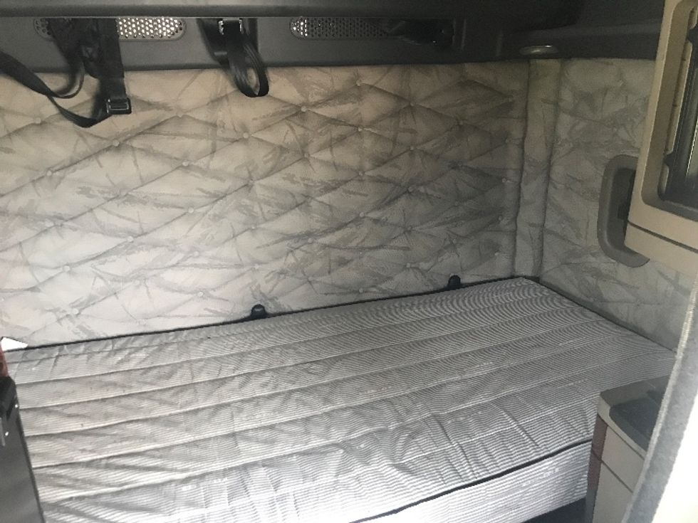 Sleeper Tractor-Heavy Duty Tractors-Freightliner-2020-Cascadia 12564ST-Montgomery-AL-635,118\n\t\tmiles-$ 47,750 - Image 17