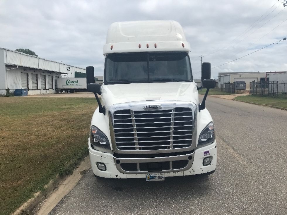 Sleeper Tractor-Heavy Duty Tractors-Freightliner-2020-Cascadia 12564ST-Montgomery-AL-635,118\n\t\tmiles-$ 47,750 - Image 2