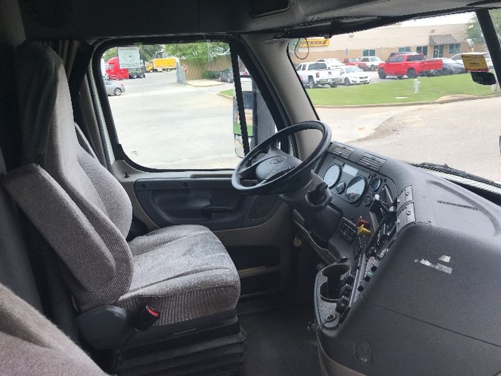 Sleeper Tractor-Heavy Duty Tractors-Freightliner-2020-Cascadia 12564ST-Montgomery-AL-678,733\n\t\tmiles-$ 44,500 - Image 15