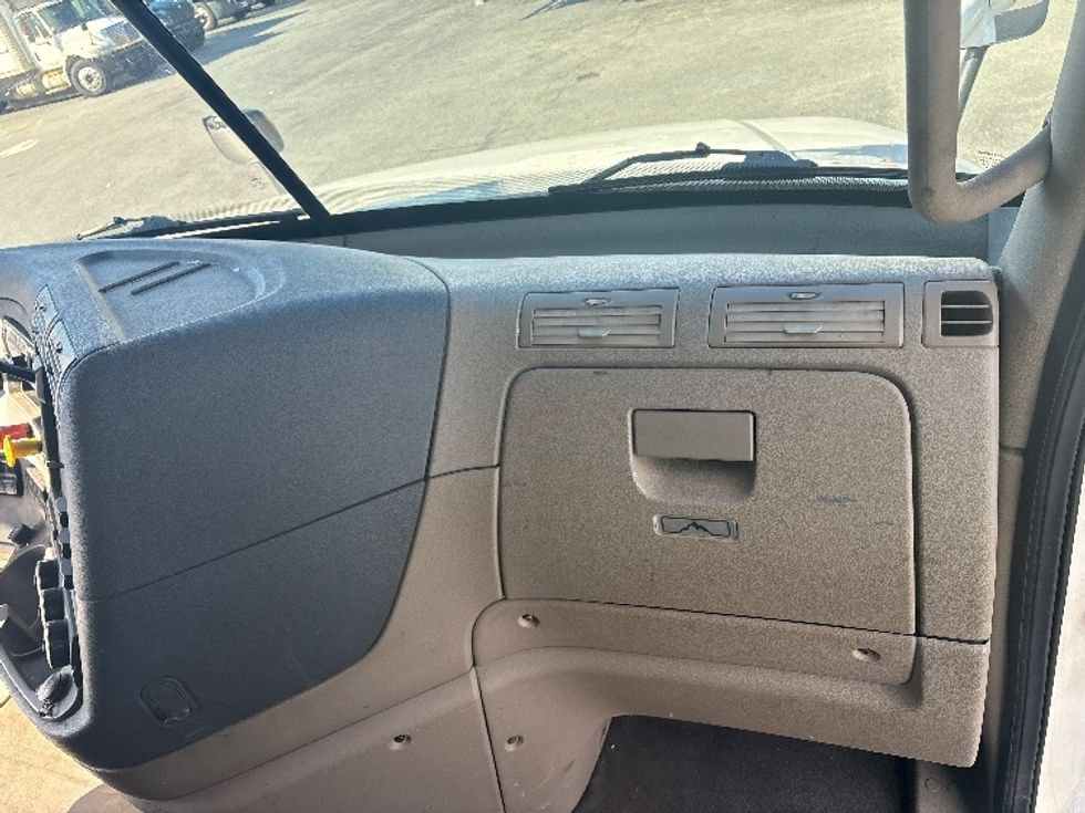 Sleeper Tractor-Heavy Duty Tractors-Freightliner-2020-Cascadia 12564ST-Montgomery-NY-586,061\n\t\tmiles-$ 47,500 - Image 14