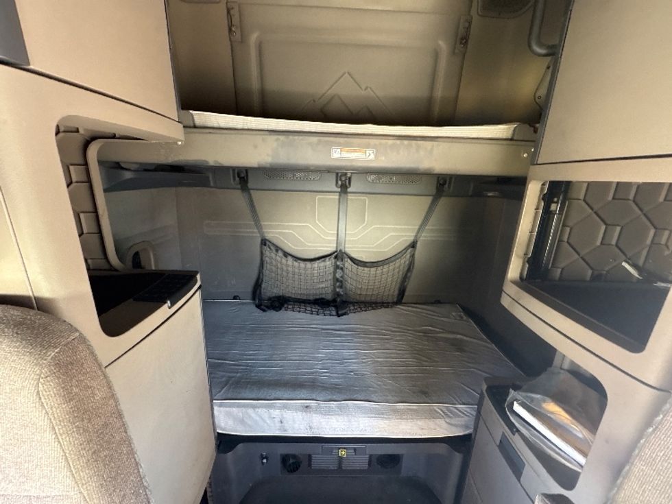 Sleeper Tractor-Heavy Duty Tractors-Freightliner-2020-Cascadia 12564ST-Montgomery-NY-586,061\n\t\tmiles-$ 47,500 - Image 16