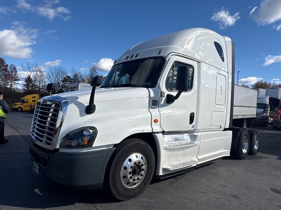 Sleeper Tractor-Heavy Duty Tractors-Freightliner-2020-Cascadia 12564ST-Montgomery-NY-586,061\n\t\tmiles-$ 47,500 - Image 3