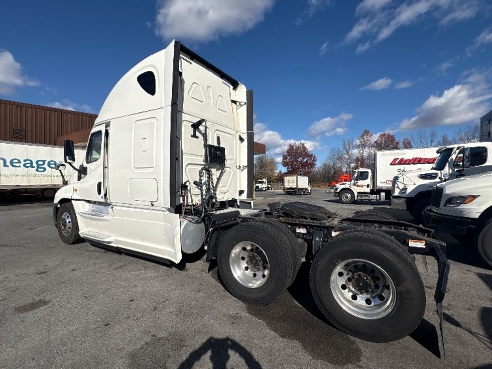 Sleeper Tractor-Heavy Duty Tractors-Freightliner-2020-Cascadia 12564ST-Montgomery-NY-586,061\n\t\tmiles-$ 47,500 - Image 5