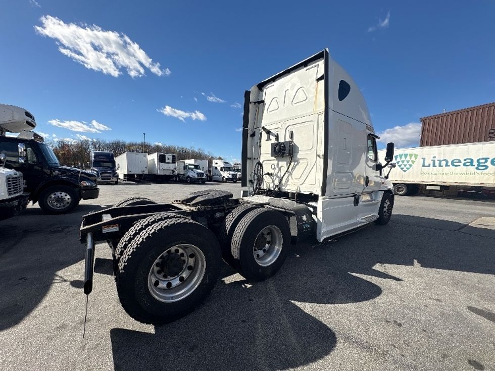 Sleeper Tractor-Heavy Duty Tractors-Freightliner-2020-Cascadia 12564ST-Montgomery-NY-586,061\n\t\tmiles-$ 47,500 - Image 7