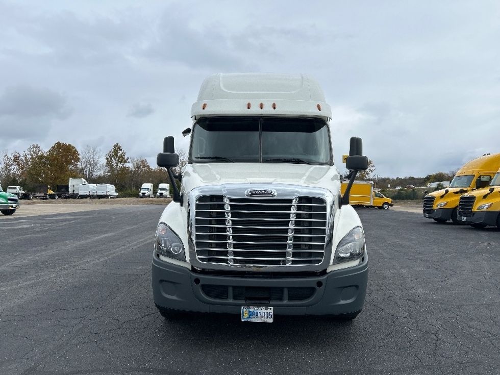 Sleeper Tractor-Heavy Duty Tractors-Freightliner-2020-Cascadia 12564ST-Nashville (Mount Juliet)-TN-548,100\n\t\tmiles-$ 46,250 - Image 2