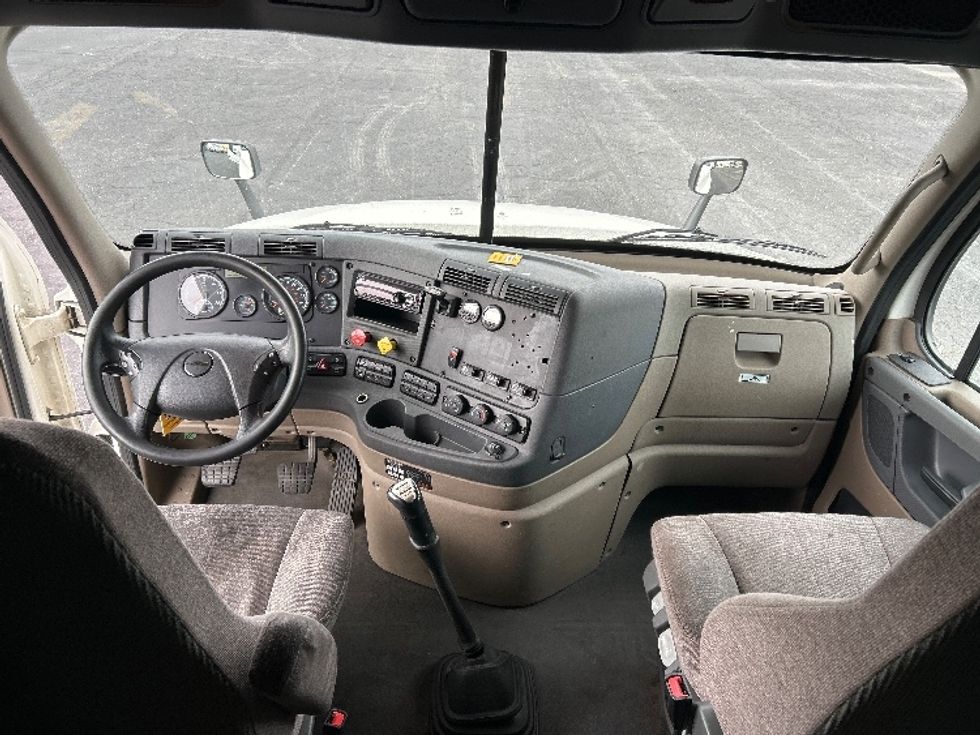 Sleeper Tractor-Heavy Duty Tractors-Freightliner-2020-Cascadia 12564ST-Nashville (Mount Juliet)-TN-548,100\n\t\tmiles-$ 46,250 - Image 12