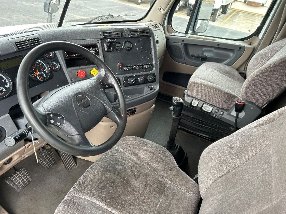 Sleeper Tractor-Heavy Duty Tractors-Freightliner-2020-Cascadia 12564ST-Nashville (Mount Juliet)-TN-548,100\n\t\tmiles-$ 46,250 - Image 11