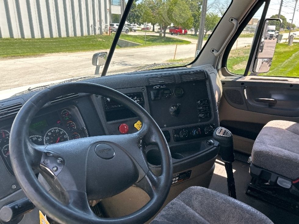 Sleeper Tractor-Heavy Duty Tractors-Freightliner-2020-Cascadia 12564ST-Omaha-NE-687,770\n\t\tmiles-$ 38,750 - Image 10