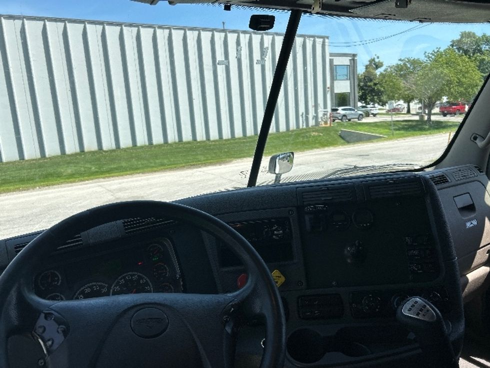 Sleeper Tractor-Heavy Duty Tractors-Freightliner-2020-Cascadia 12564ST-Omaha-NE-687,770\n\t\tmiles-$ 38,750 - Image 11