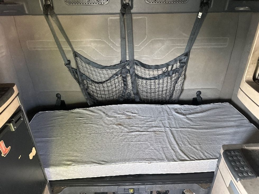 Sleeper Tractor-Heavy Duty Tractors-Freightliner-2020-Cascadia 12564ST-Omaha-NE-687,770\n\t\tmiles-$ 38,750 - Image 16