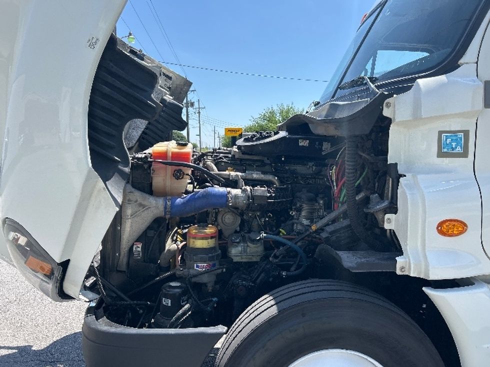 Sleeper Tractor-Heavy Duty Tractors-Freightliner-2020-Cascadia 12564ST-Omaha-NE-687,770\n\t\tmiles-$ 38,750 - Image 19