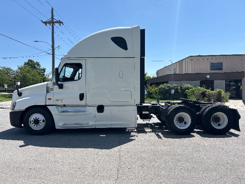 Sleeper Tractor-Heavy Duty Tractors-Freightliner-2020-Cascadia 12564ST-Omaha-NE-687,770\n\t\tmiles-$ 38,750 - Image 4