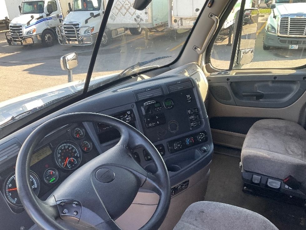 Sleeper Tractor-Heavy Duty Tractors-Freightliner-2020-Cascadia 12564ST-Piqua-OH-465,664\n\t\tmiles-$ 58,750 - Image 10