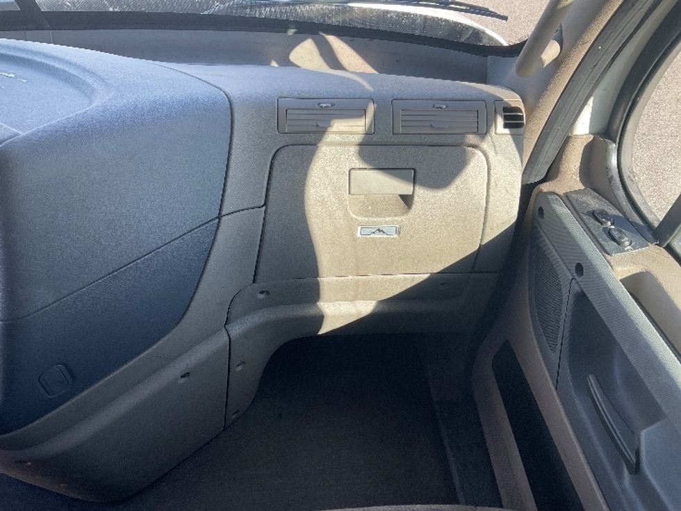 Sleeper Tractor-Heavy Duty Tractors-Freightliner-2020-Cascadia 12564ST-Piqua-OH-465,664\n\t\tmiles-$ 58,750 - Image 14