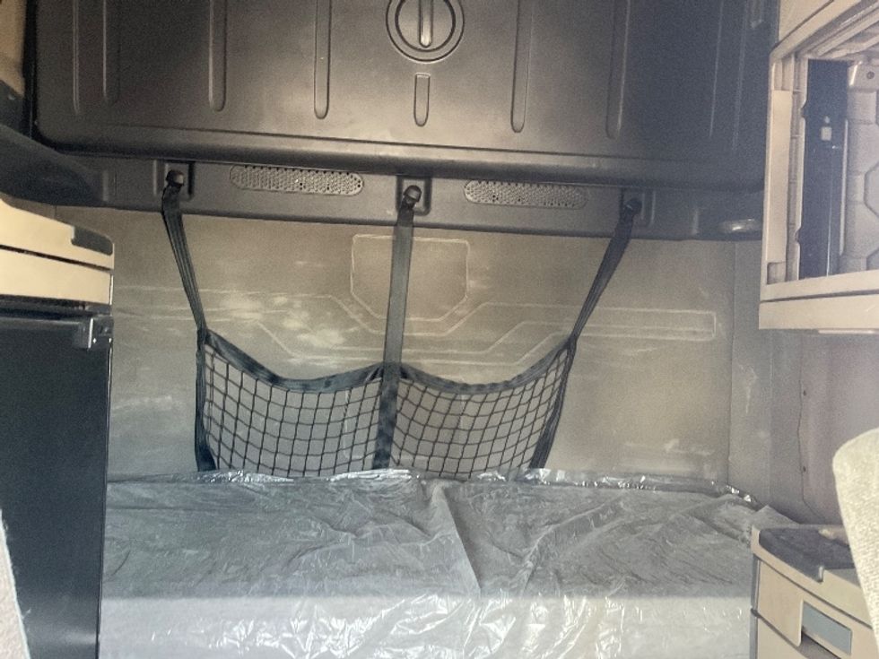 Sleeper Tractor-Heavy Duty Tractors-Freightliner-2020-Cascadia 12564ST-Piqua-OH-465,664\n\t\tmiles-$ 58,750 - Image 16