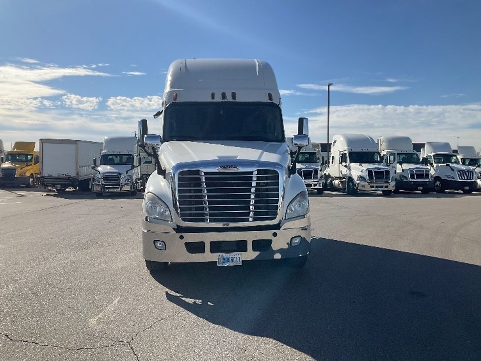 Sleeper Tractor-Heavy Duty Tractors-Freightliner-2020-Cascadia 12564ST-Piqua-OH-465,664\n\t\tmiles-$ 58,750 - Image 2