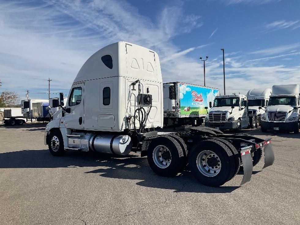Sleeper Tractor-Heavy Duty Tractors-Freightliner-2020-Cascadia 12564ST-Piqua-OH-465,664\n\t\tmiles-$ 58,750 - Image 5