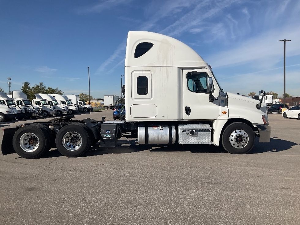 Sleeper Tractor-Heavy Duty Tractors-Freightliner-2020-Cascadia 12564ST-Piqua-OH-465,664\n\t\tmiles-$ 58,750 - Image 8