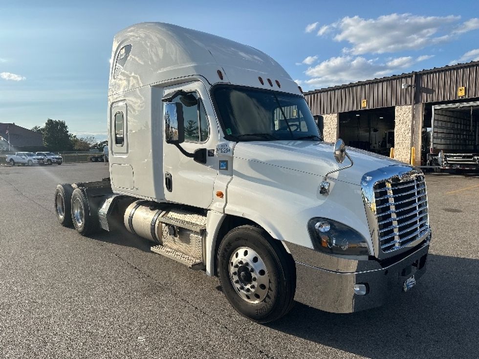 Sleeper Tractor-Heavy Duty Tractors-Freightliner-2020-Cascadia 12564ST-Piqua-OH-470,472\n\t\tmiles-$ 59,250 - Image 1