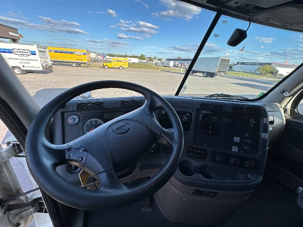 Sleeper Tractor-Heavy Duty Tractors-Freightliner-2020-Cascadia 12564ST-Piqua-OH-470,472\n\t\tmiles-$ 59,250 - Image 11