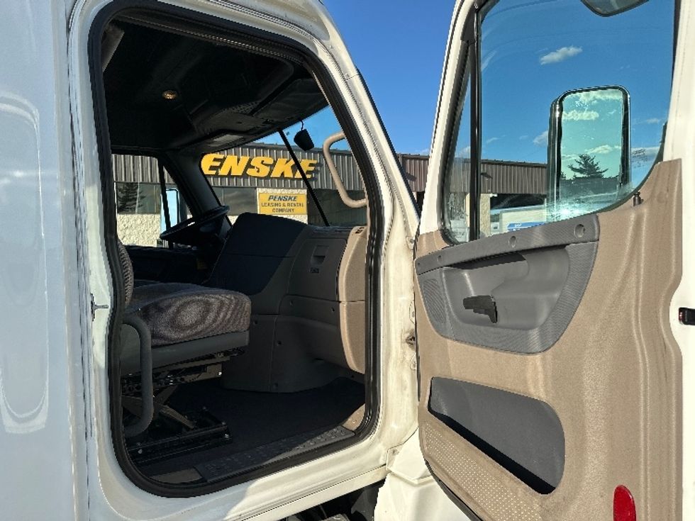 Sleeper Tractor-Heavy Duty Tractors-Freightliner-2020-Cascadia 12564ST-Piqua-OH-470,472\n\t\tmiles-$ 59,250 - Image 13
