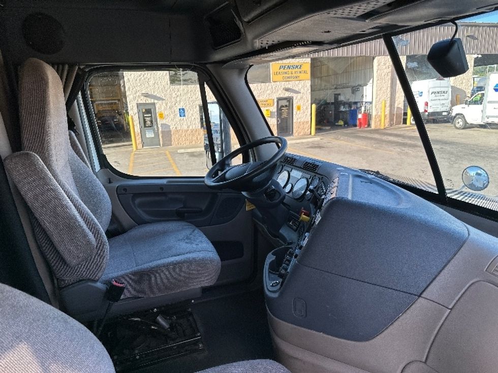 Sleeper Tractor-Heavy Duty Tractors-Freightliner-2020-Cascadia 12564ST-Piqua-OH-470,472\n\t\tmiles-$ 59,250 - Image 15