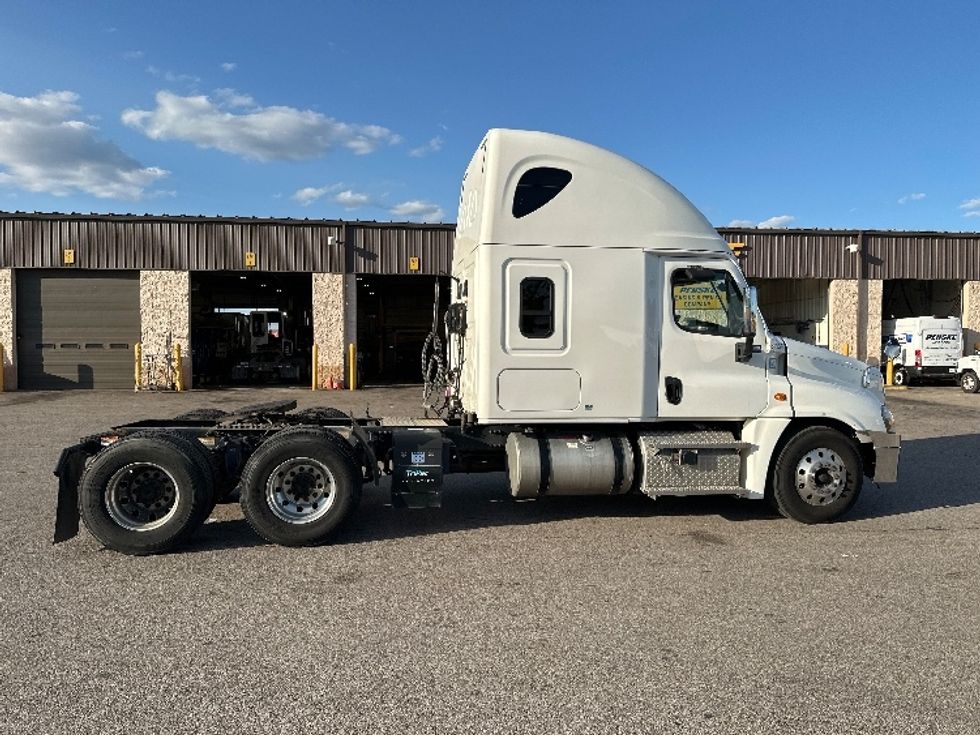 Sleeper Tractor-Heavy Duty Tractors-Freightliner-2020-Cascadia 12564ST-Piqua-OH-470,472\n\t\tmiles-$ 59,250 - Image 8