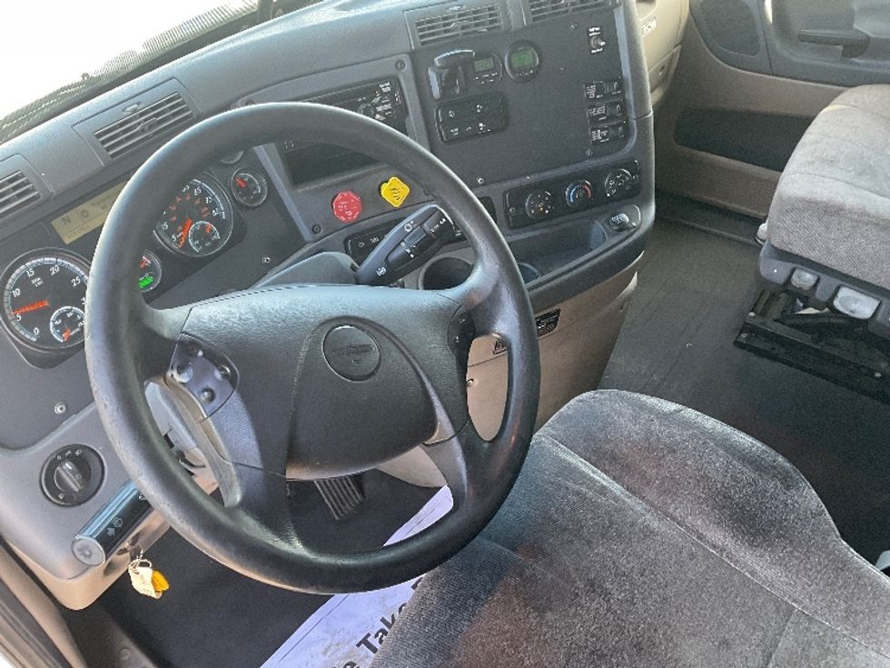 Sleeper Tractor-Heavy Duty Tractors-Freightliner-2020-Cascadia 12564ST-Piqua-OH-509,463\n\t\tmiles-$ 55,750 - Image 10