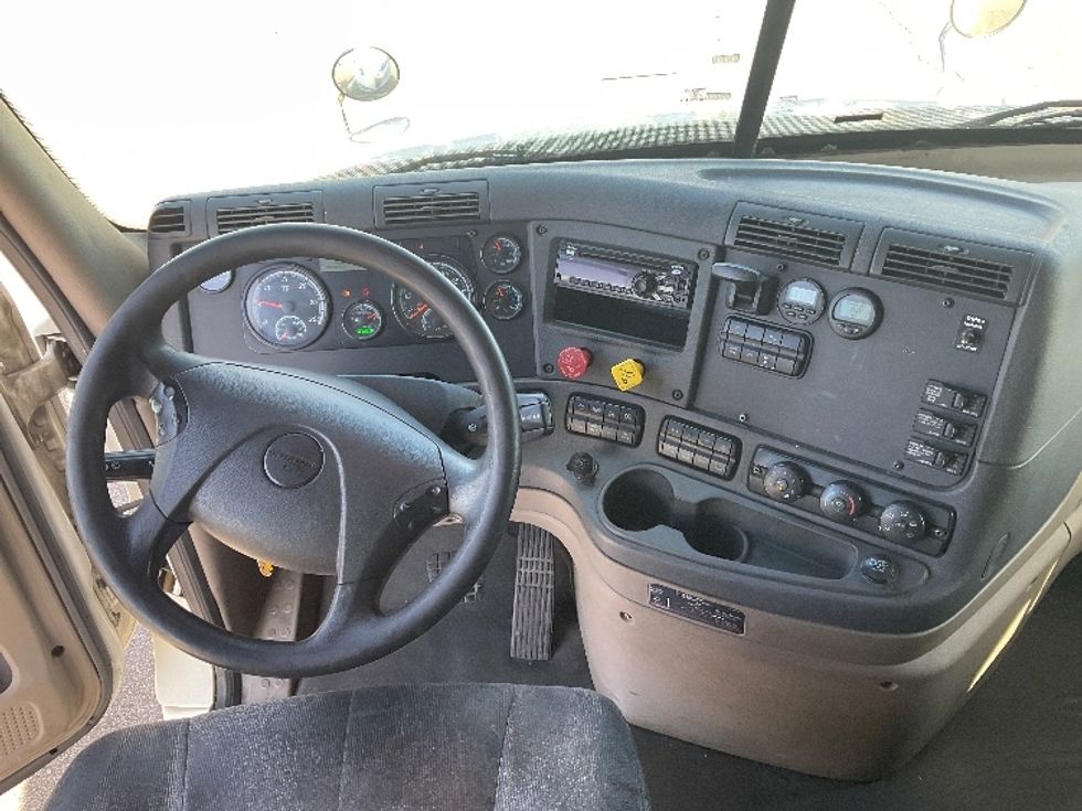 Sleeper Tractor-Heavy Duty Tractors-Freightliner-2020-Cascadia 12564ST-Piqua-OH-509,463\n\t\tmiles-$ 55,750 - Image 11