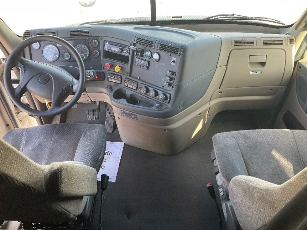 Sleeper Tractor-Heavy Duty Tractors-Freightliner-2020-Cascadia 12564ST-Piqua-OH-509,463\n\t\tmiles-$ 55,750 - Image 12