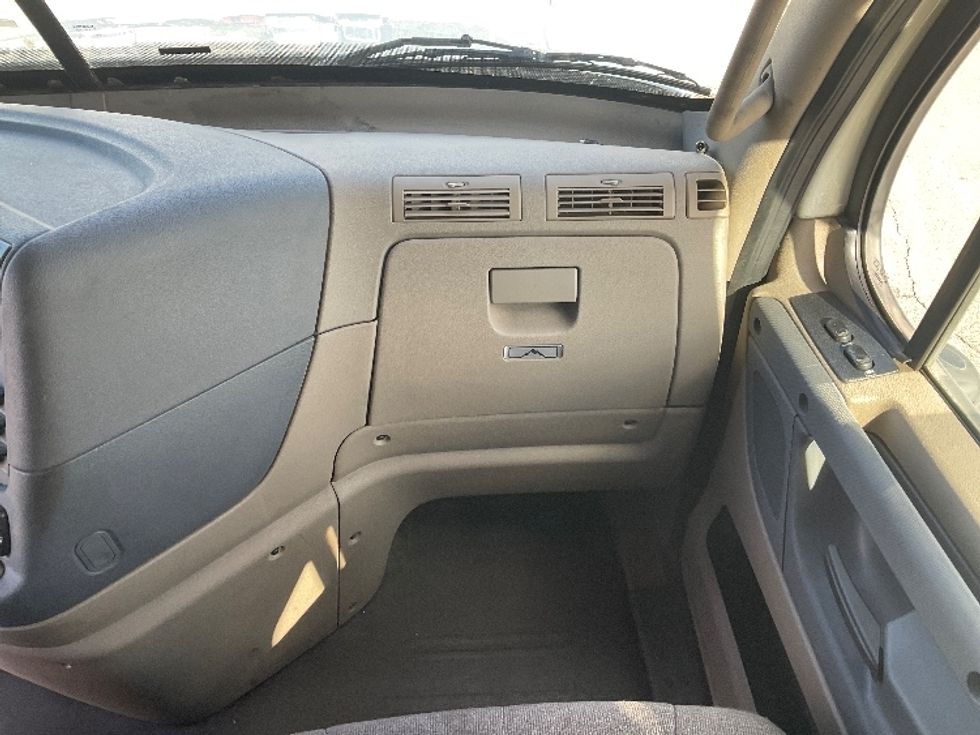 Sleeper Tractor-Heavy Duty Tractors-Freightliner-2020-Cascadia 12564ST-Piqua-OH-509,463\n\t\tmiles-$ 55,750 - Image 14